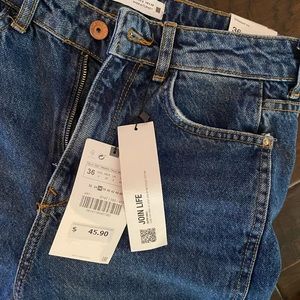 Zara jeans. US 4. New with tags. Super high rise,straight leg,rigid no stretch.